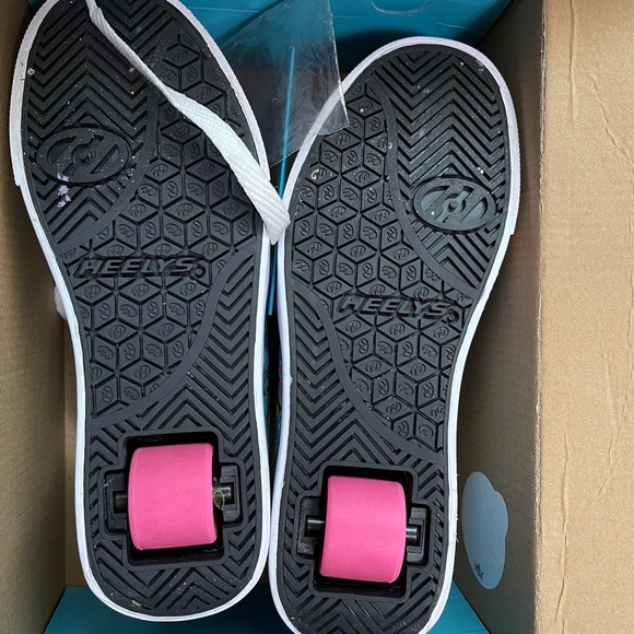 Paul Frank Heelys - Picture 2 of 4